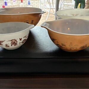 Vintage Pyrex 441, 442, 443, 444 set. Early American like new